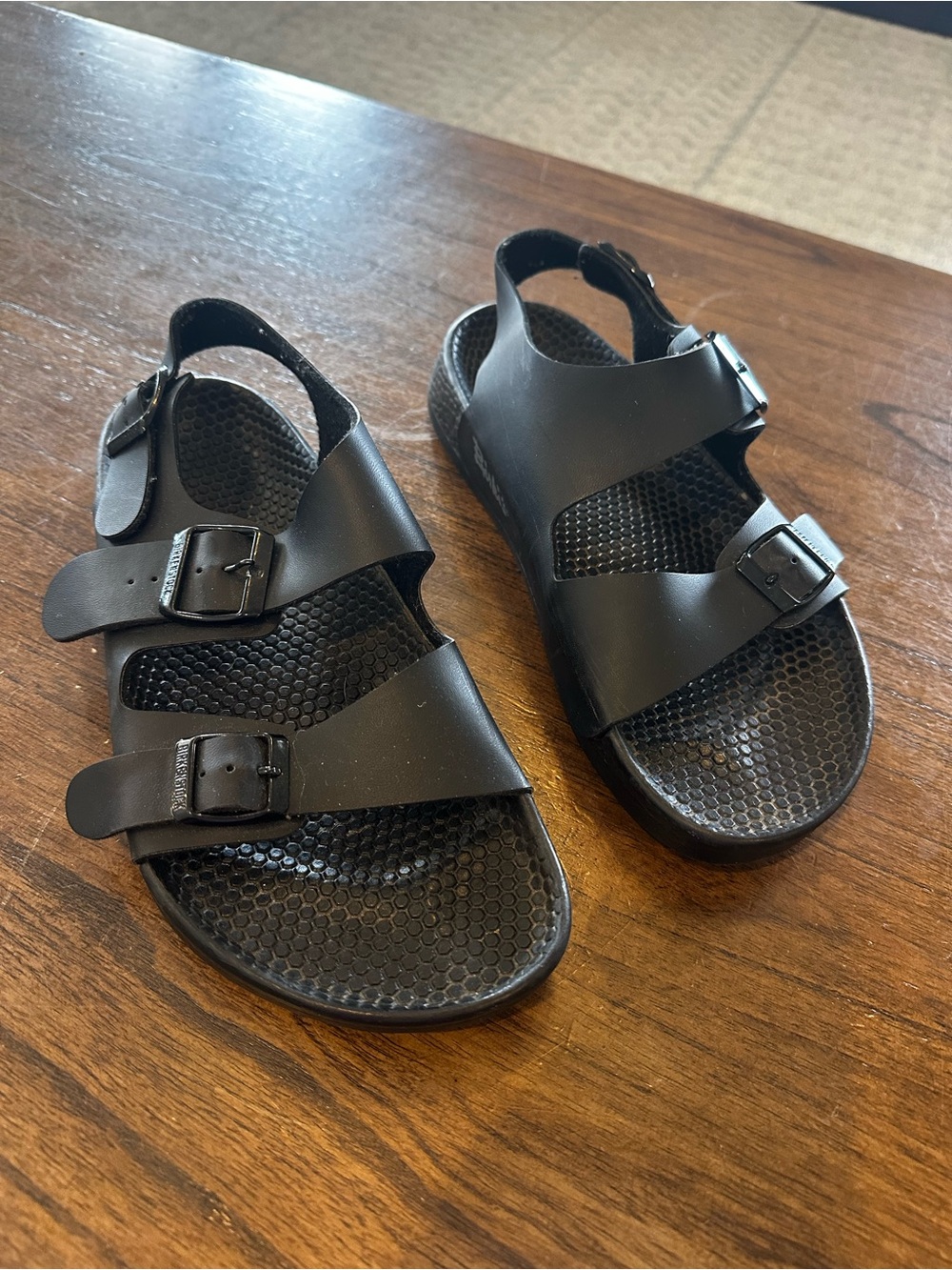 Birkenstock Birki’s Black Buckle Sandals Men’s 8 Women’s 10 Size 41